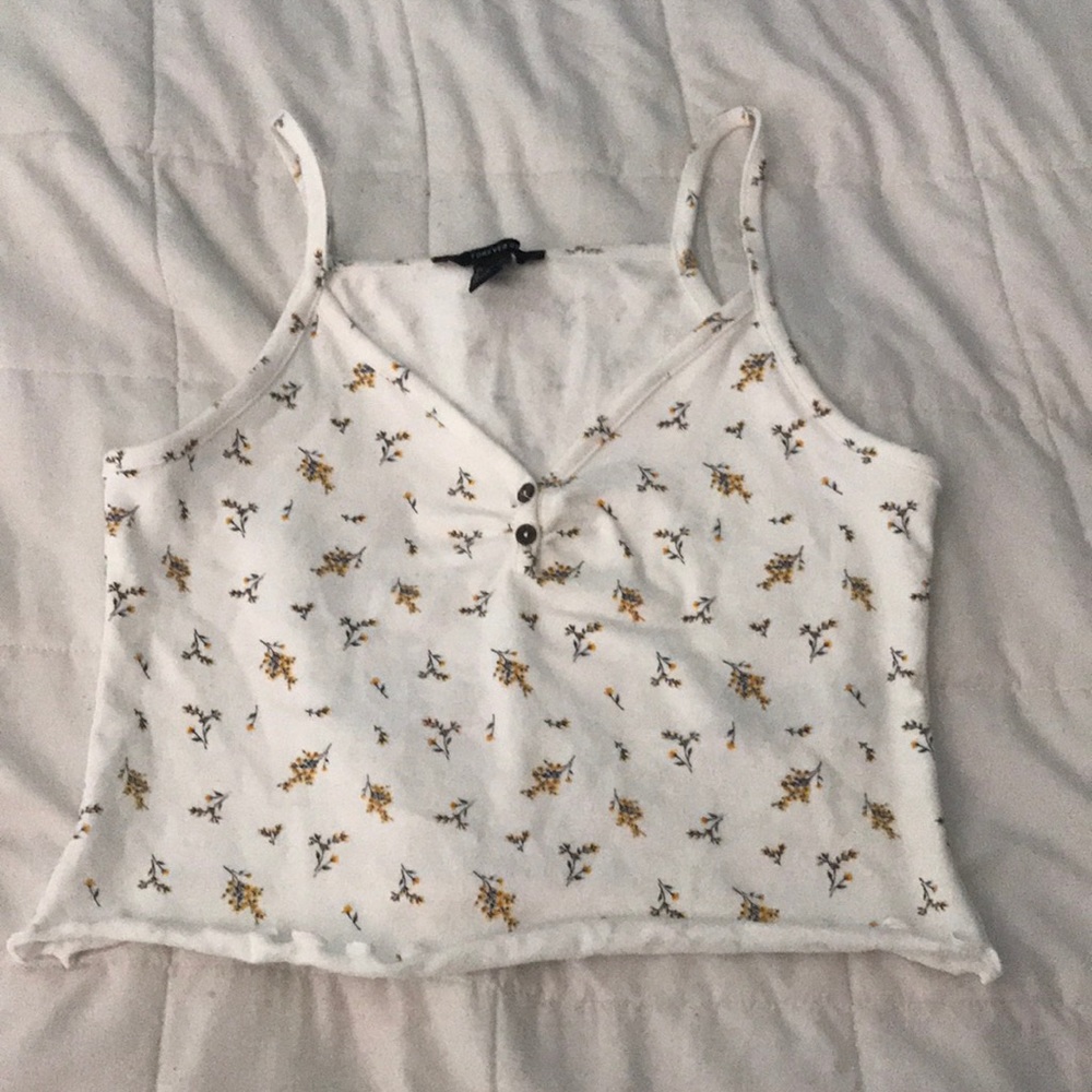 Cropped tank top with flower design